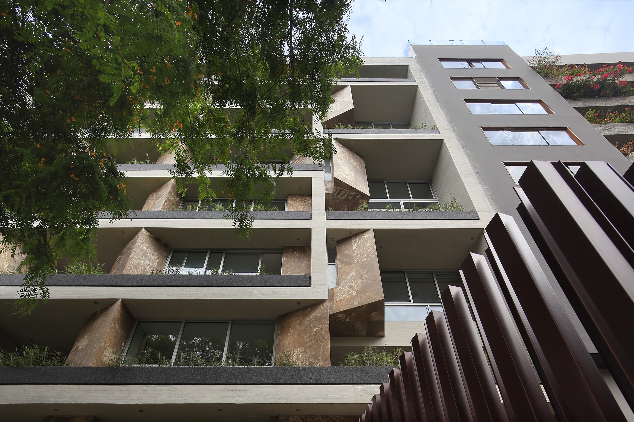 Edificio Multifamiliar Sanctum, San Isidro, Lima, Perú Edificio Multifamiliar Sanctum, San Isidro, Lima, Perú