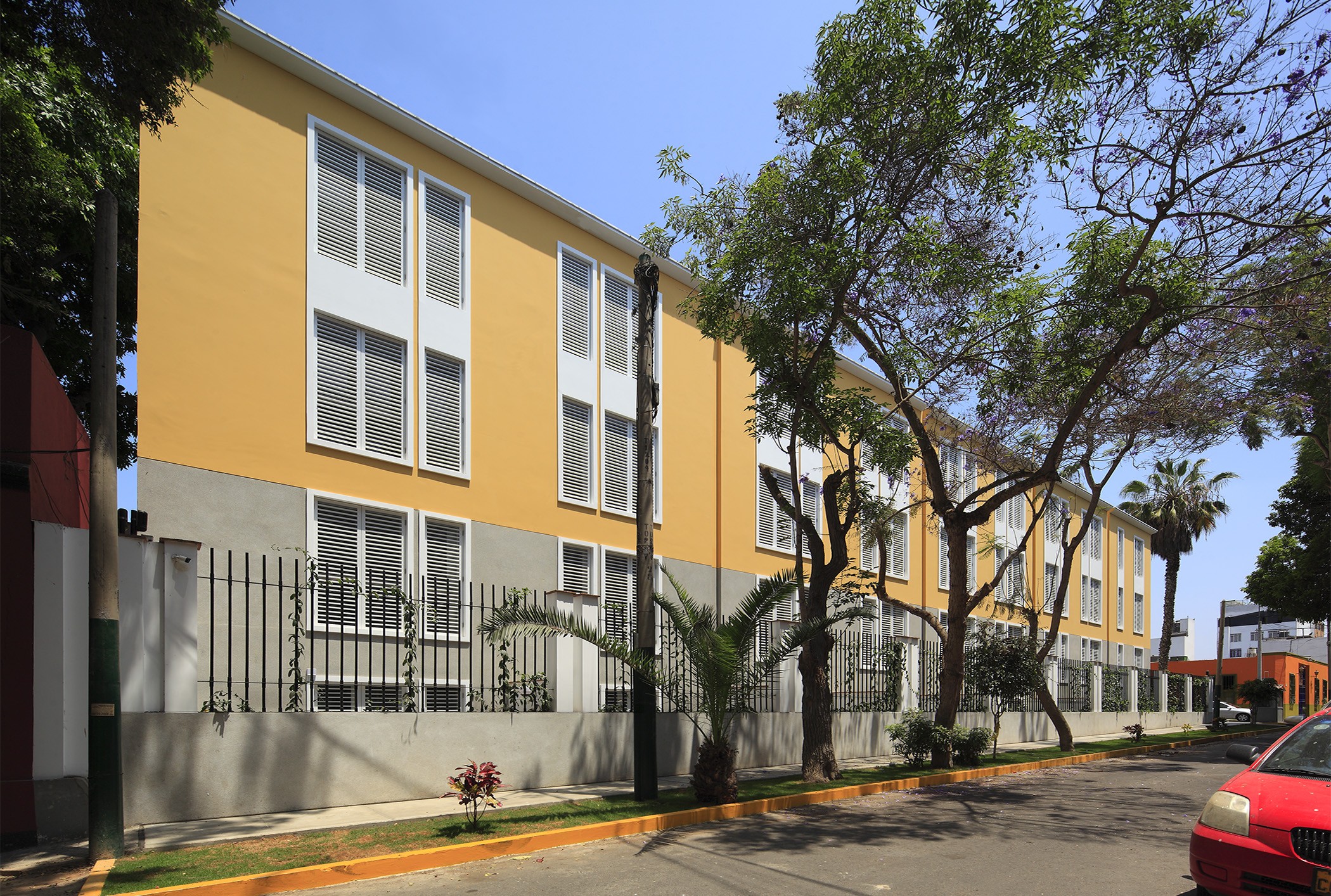 Edificio multifamiliar Domeyer en Barranco, Lima, Perú